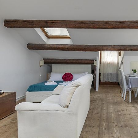 Nice Lovely Attic For 4 Person With Wifi - A/C Veneţia Exterior foto