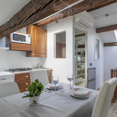 Nice Lovely Attic For 4 Person With Wifi - A/C Veneţia Exterior foto