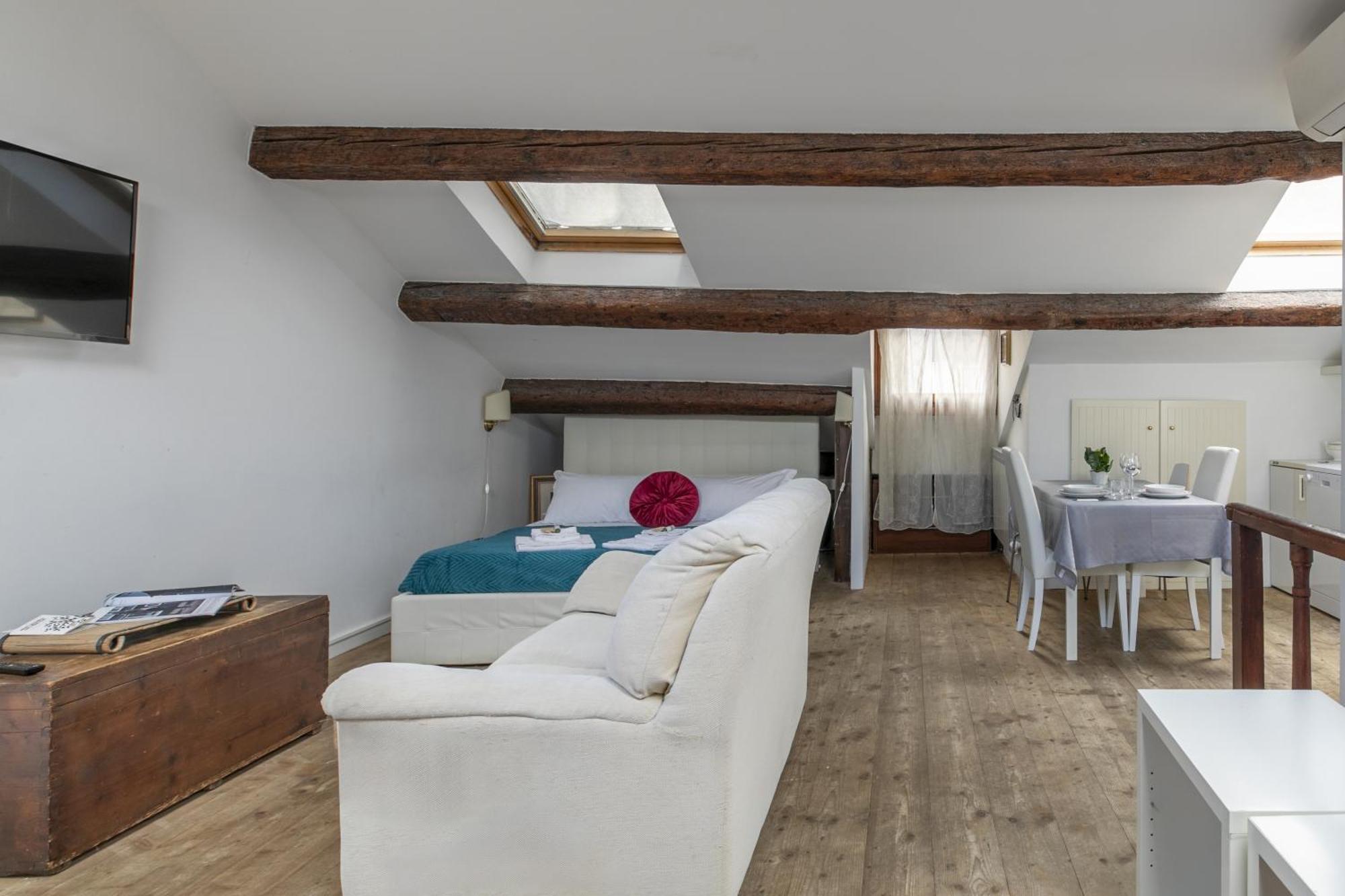 Nice Lovely Attic For 4 Person With Wifi - A/C Veneţia Exterior foto