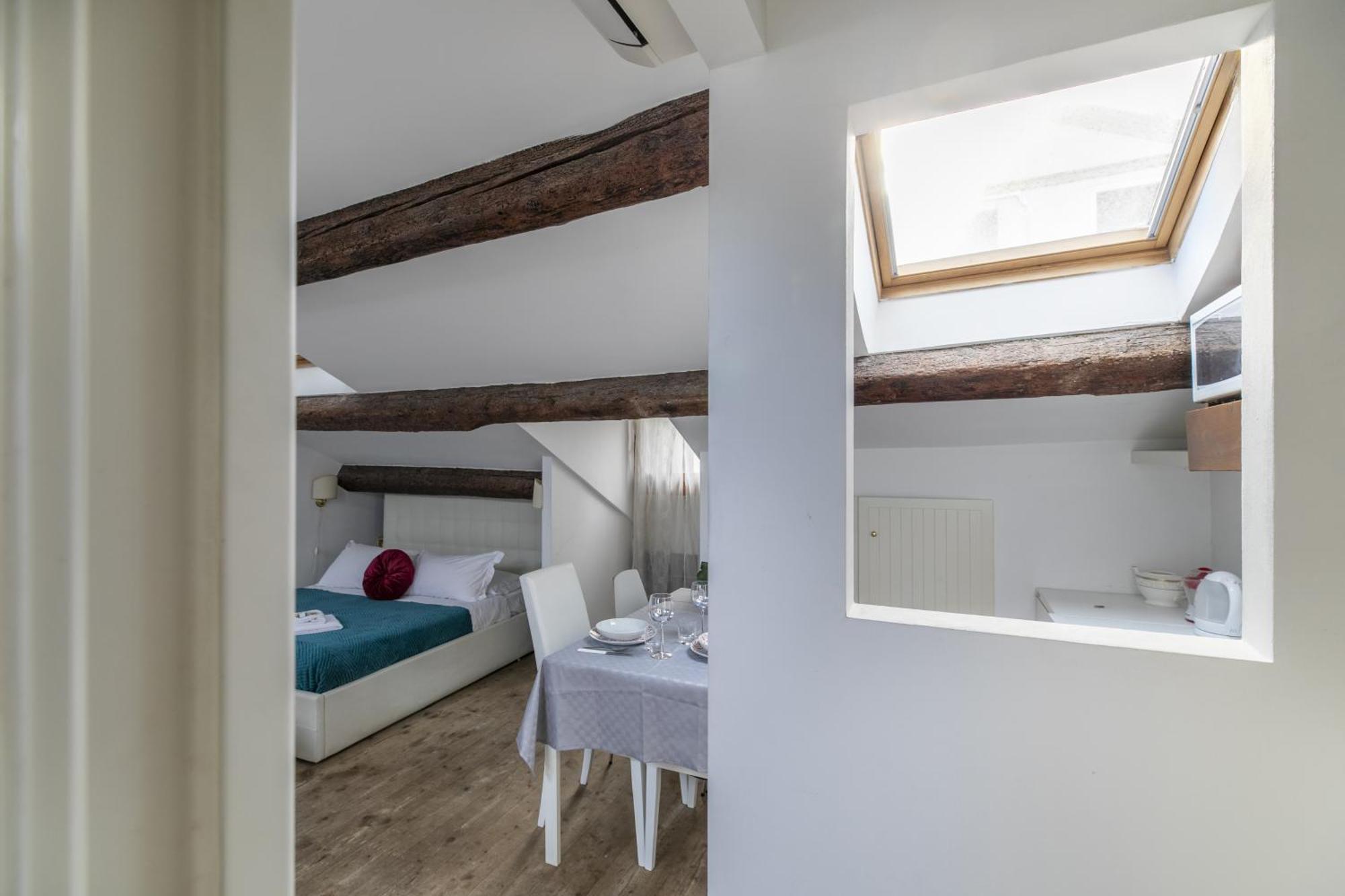 Nice Lovely Attic For 4 Person With Wifi - A/C Veneţia Exterior foto