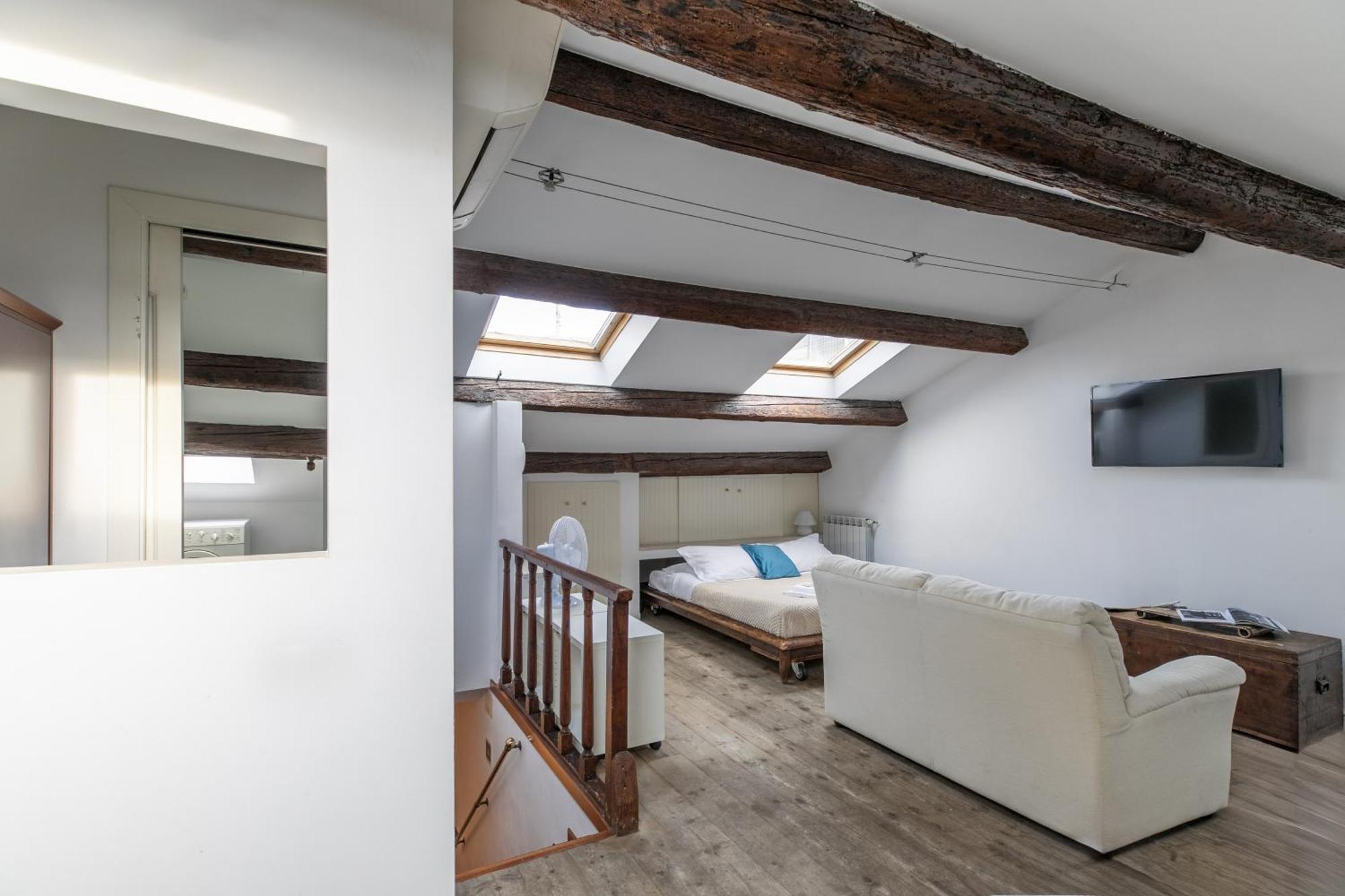 Nice Lovely Attic For 4 Person With Wifi - A/C Veneţia Exterior foto