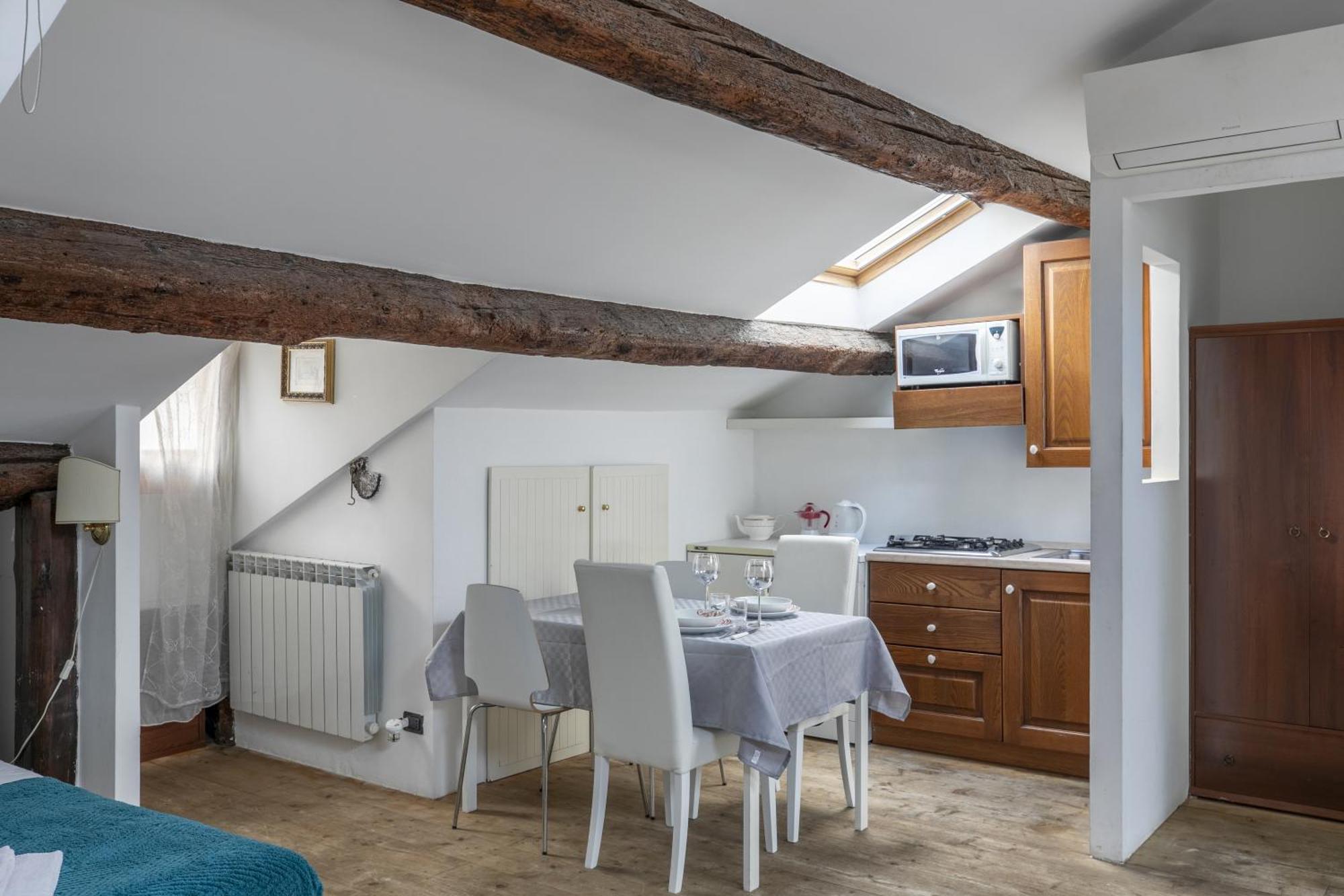 Nice Lovely Attic For 4 Person With Wifi - A/C Veneţia Exterior foto