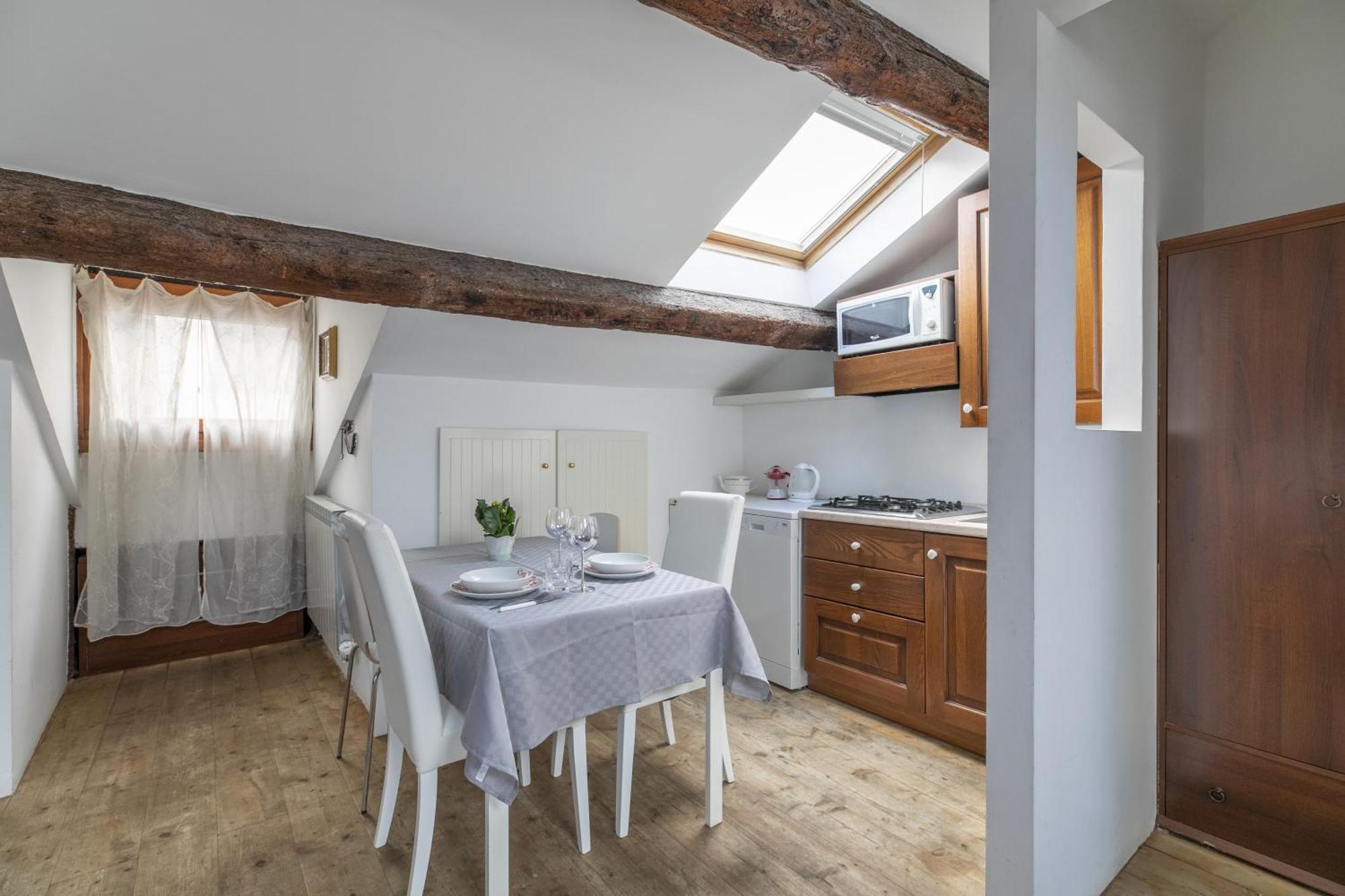 Nice Lovely Attic For 4 Person With Wifi - A/C Veneţia Exterior foto