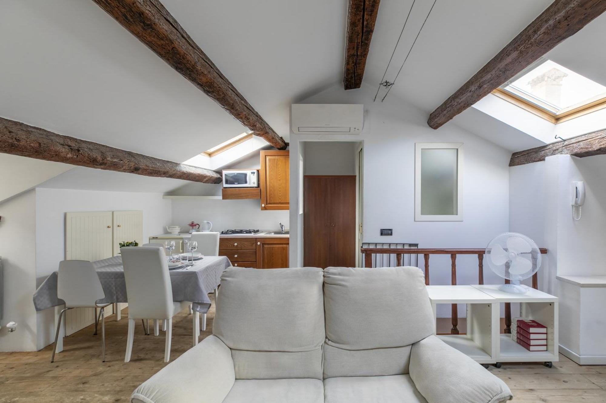 Nice Lovely Attic For 4 Person With Wifi - A/C Veneţia Exterior foto