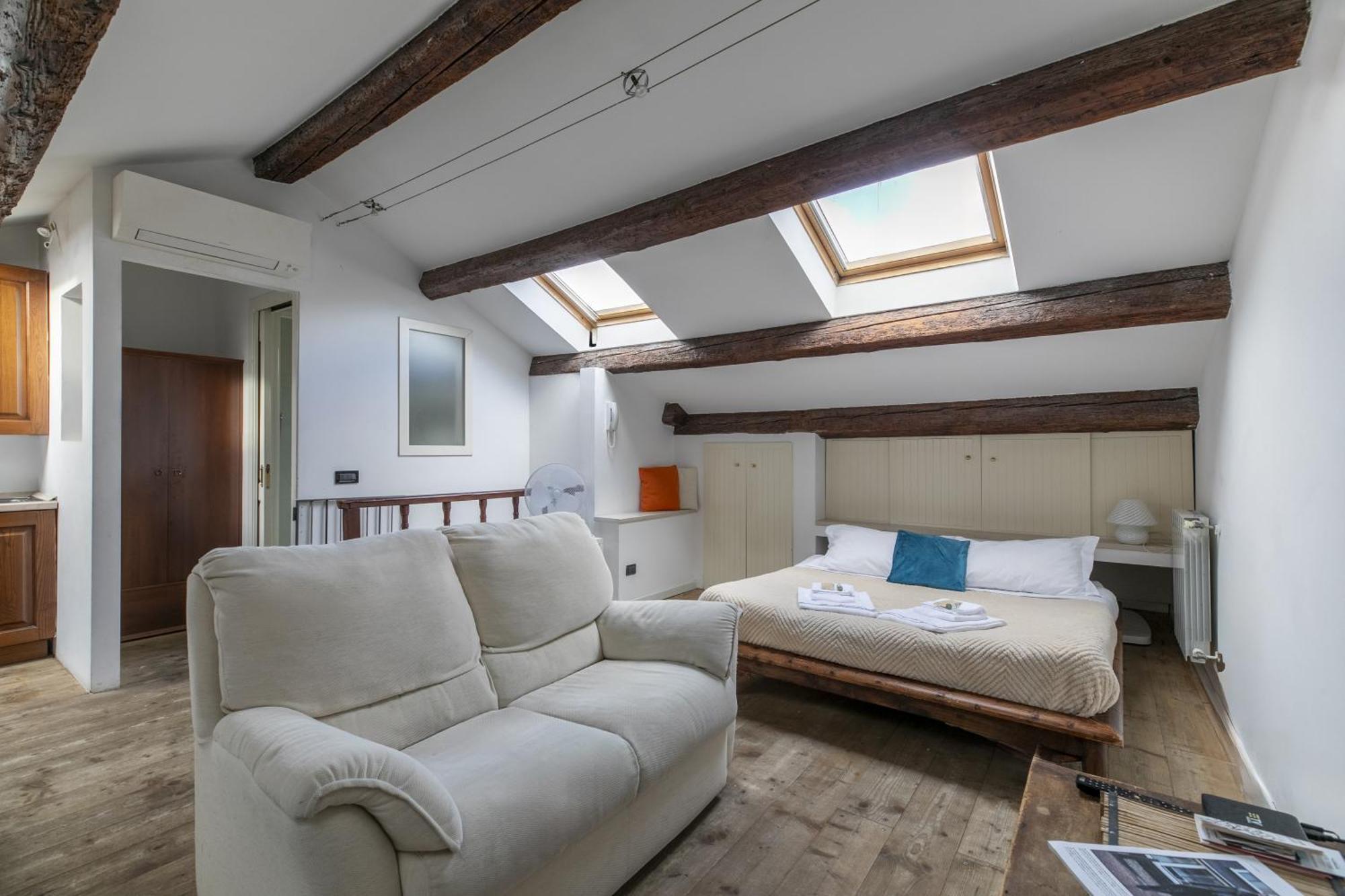 Nice Lovely Attic For 4 Person With Wifi - A/C Veneţia Exterior foto