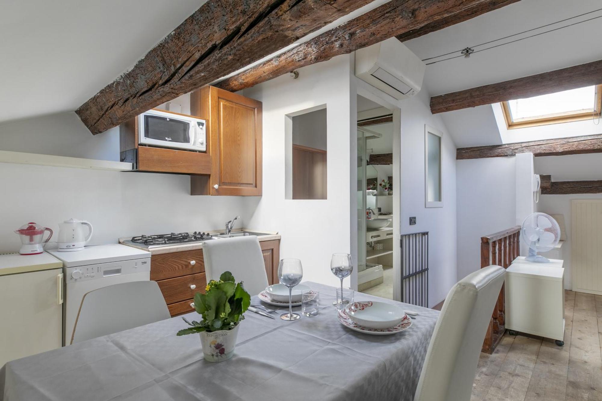 Nice Lovely Attic For 4 Person With Wifi - A/C Veneţia Exterior foto