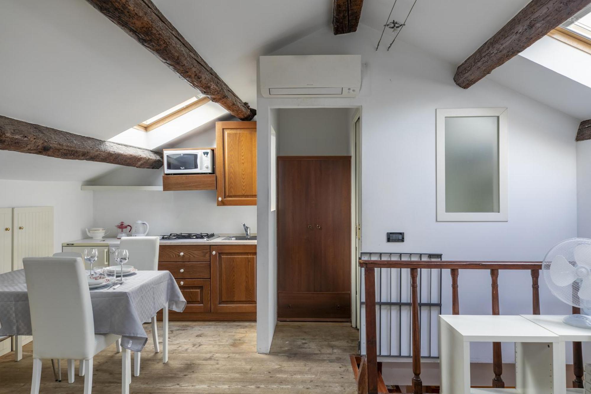 Nice Lovely Attic For 4 Person With Wifi - A/C Veneţia Exterior foto