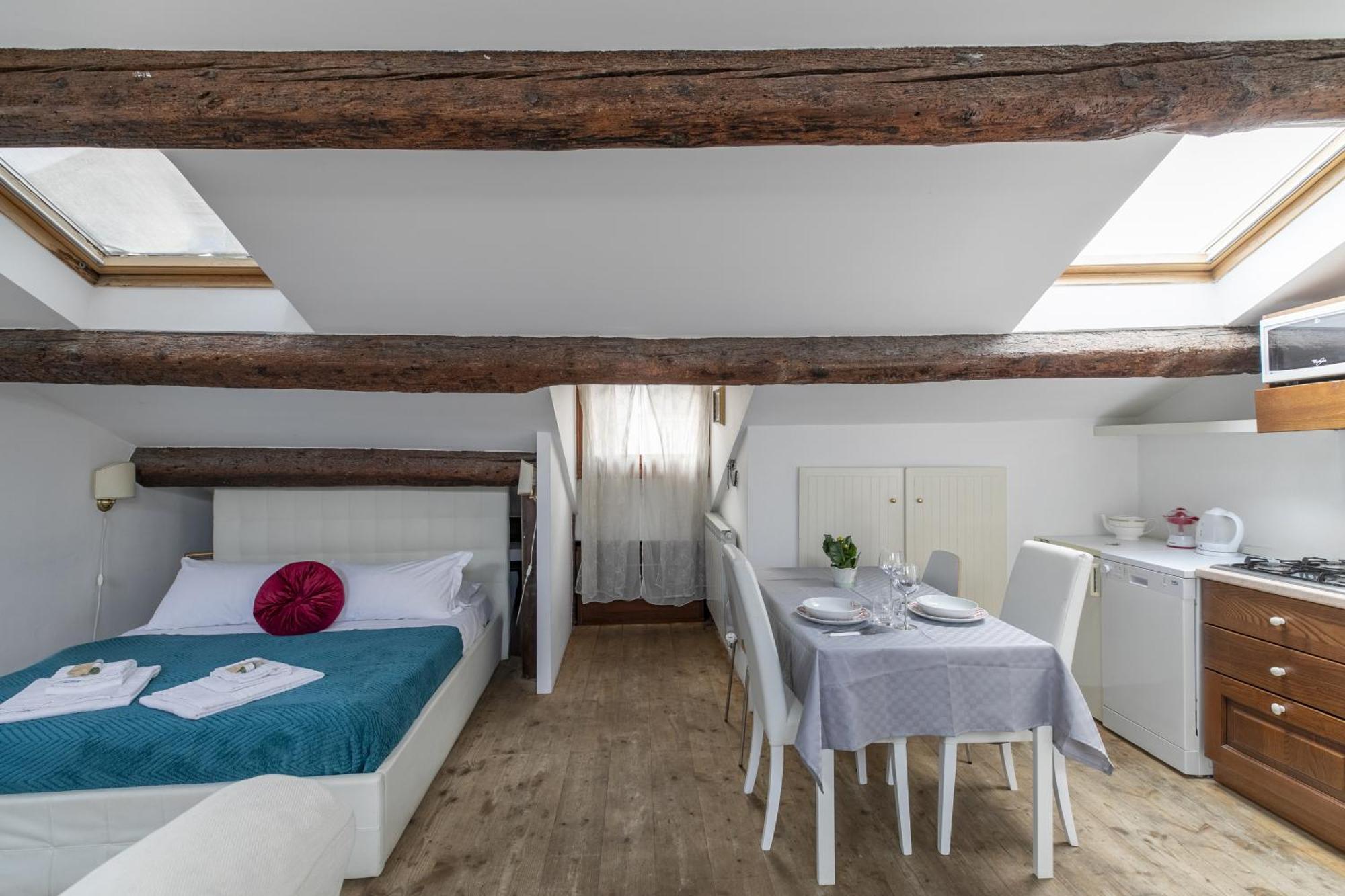 Nice Lovely Attic For 4 Person With Wifi - A/C Veneţia Exterior foto